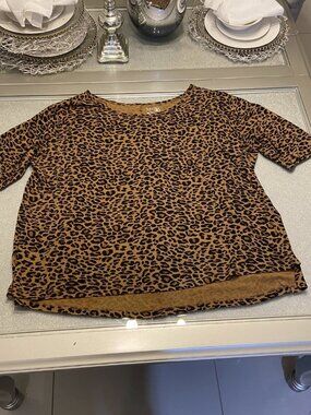 TERRA & SKY ANIMAL PRINT TOP SIZE 2X (20W - 22W)